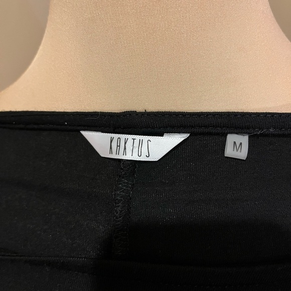 Kaktus Black Relaxed Fit Scoop Neck Wide Sleeves w/ elastic cuff Blouse, size M - Picture 6 of 6